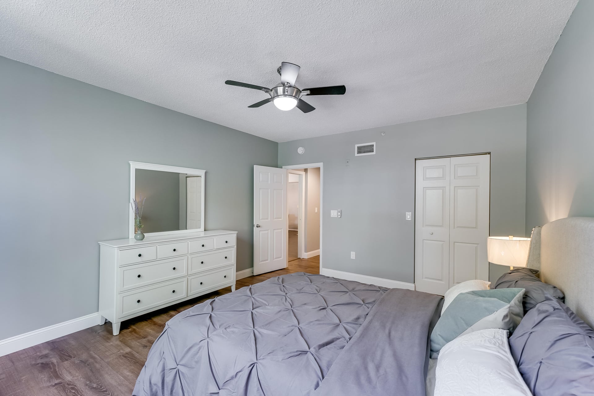 Unit 205 photo 16