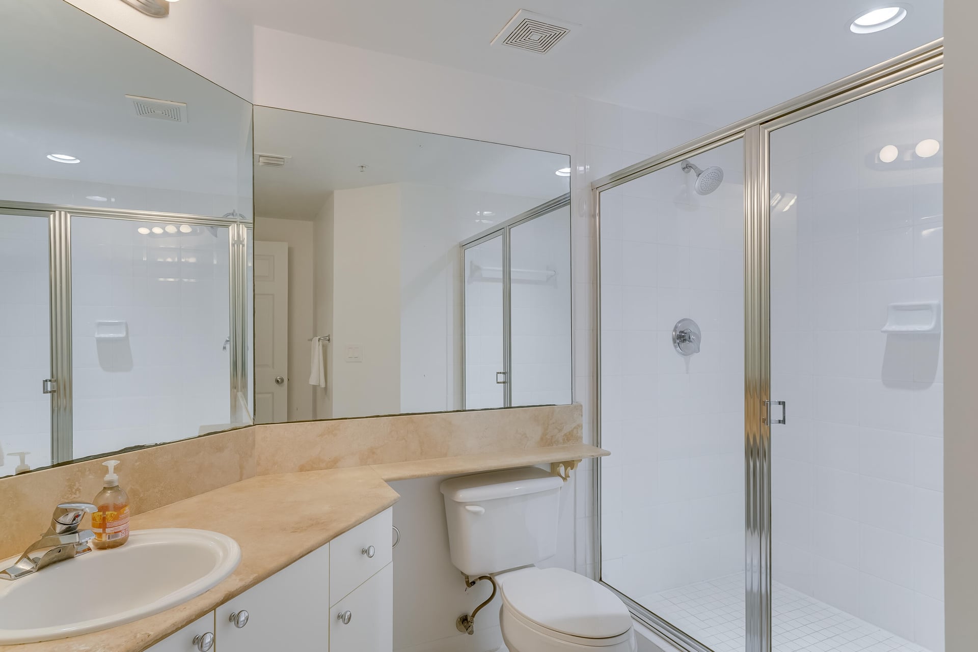 Unit 205 photo 18