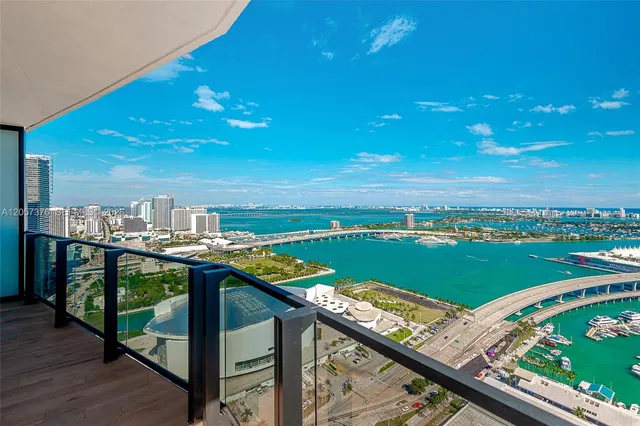 The Elser Hotel & Residences 3711