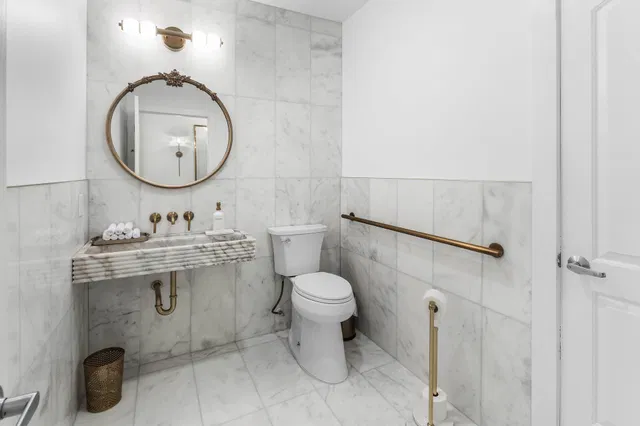 One City Plaza Unit 112 photo 10
