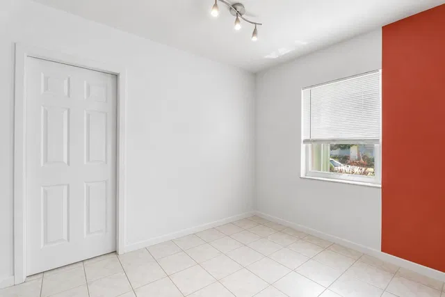West Palm Beach Residence photo 11
