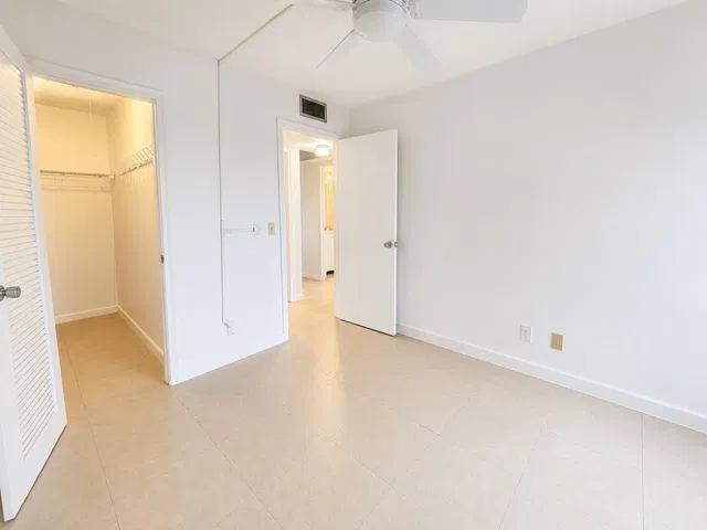  Residence photo 6