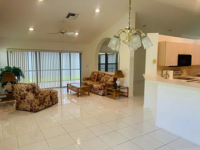 Residence photo 6