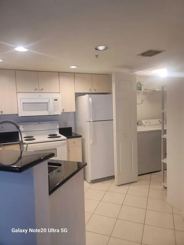 Flagler Pointe Unit 408 photo 2