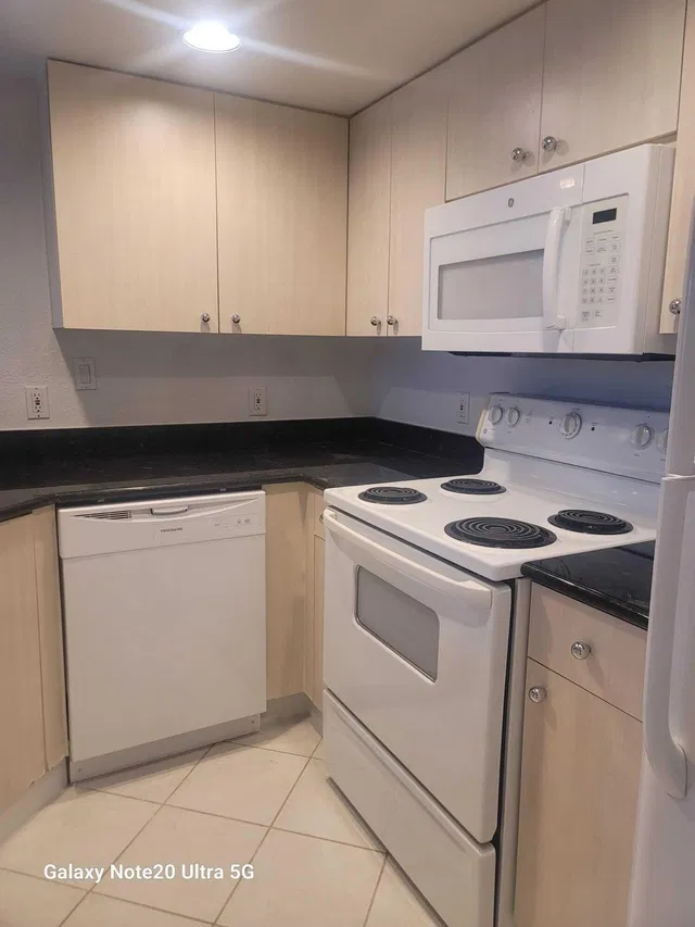 Flagler Pointe Unit 408 photo 17