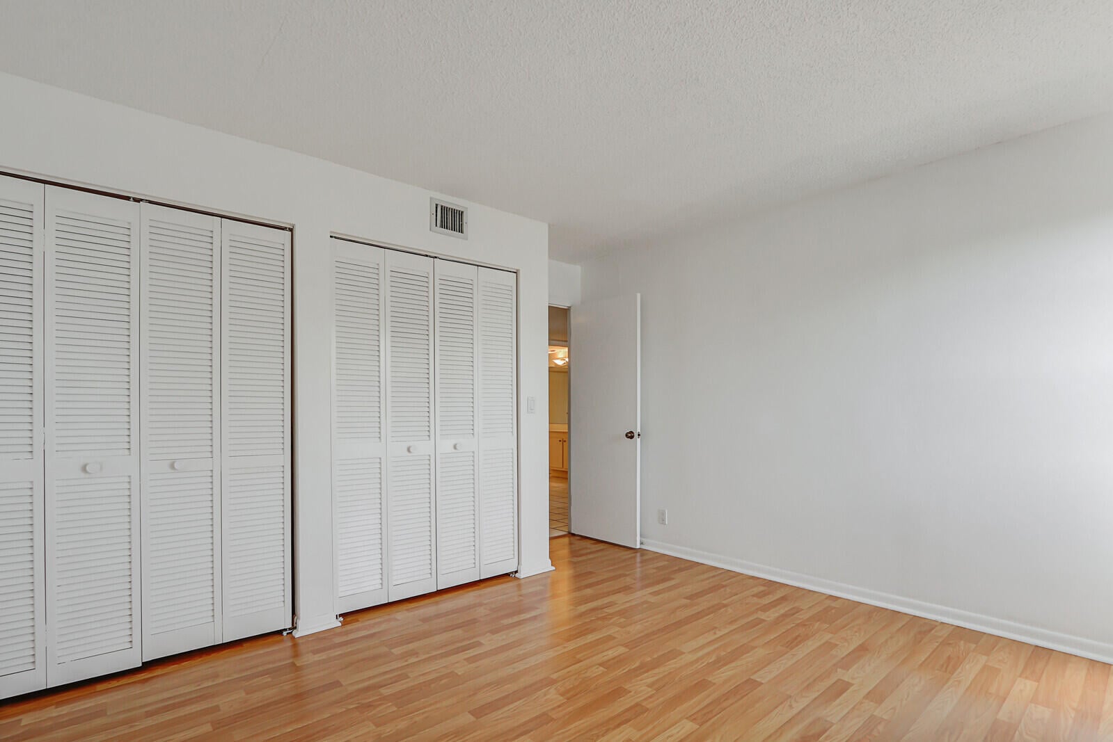Unit 224 photo 8
