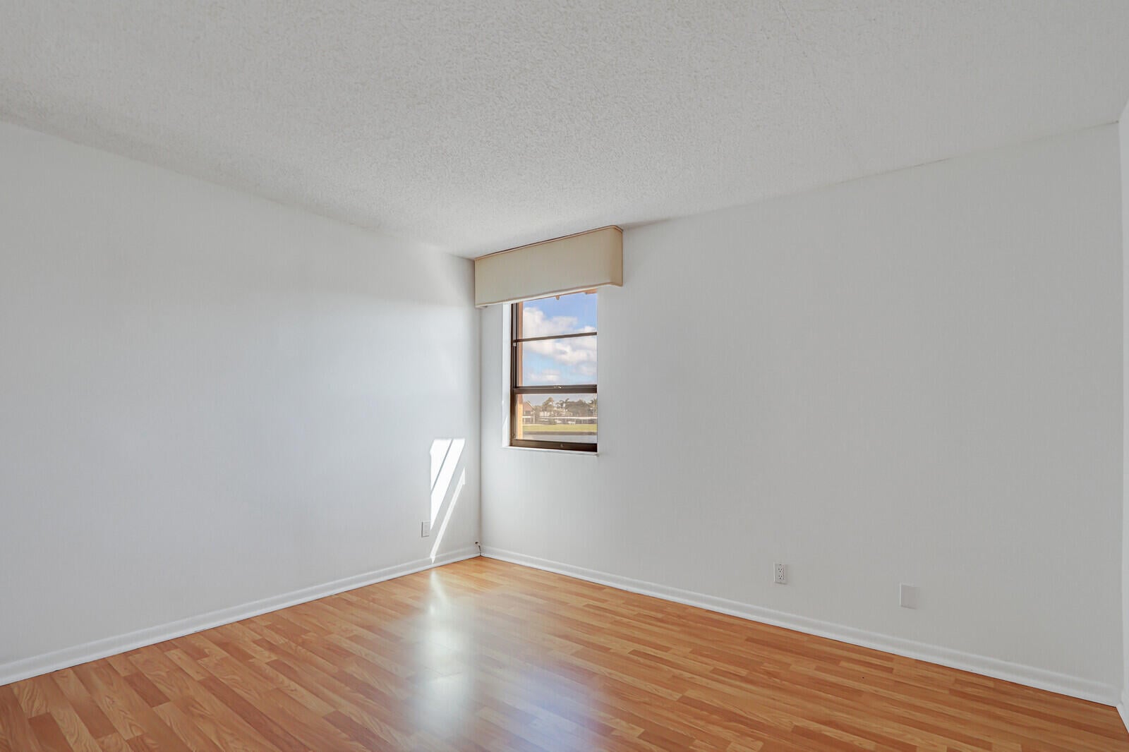 Unit 224 photo 9