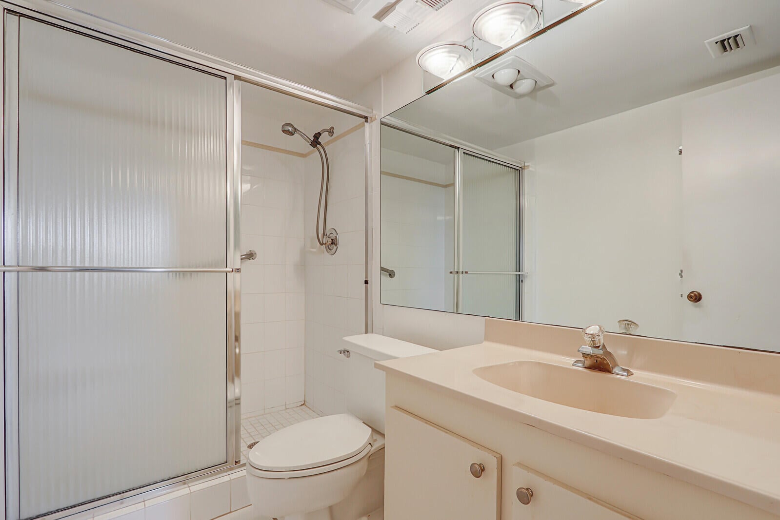 Unit 224 photo 10