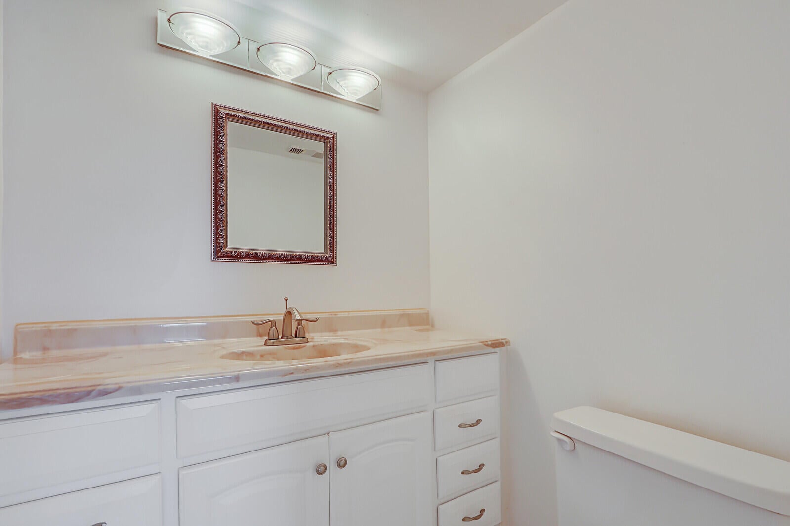 Unit 224 photo 16
