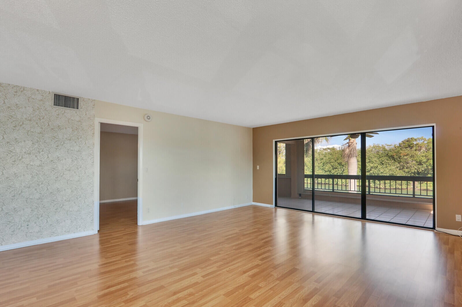 Unit 224 photo 20
