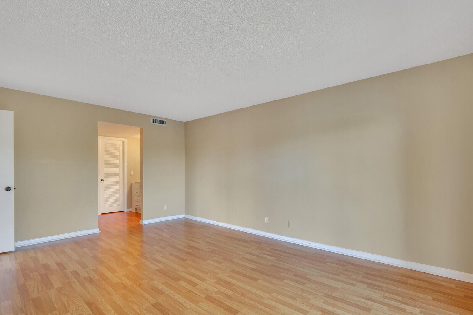 Unit 224 photo 27