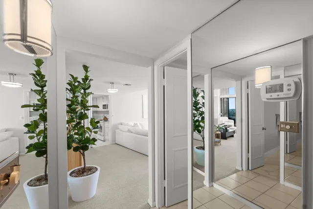 Trianon Unit 1102 photo 5