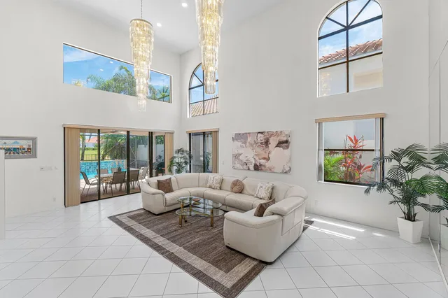 Residence photo 2