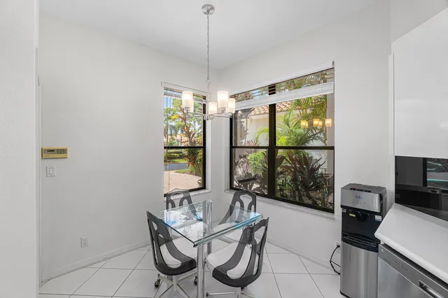 Residence photo 10