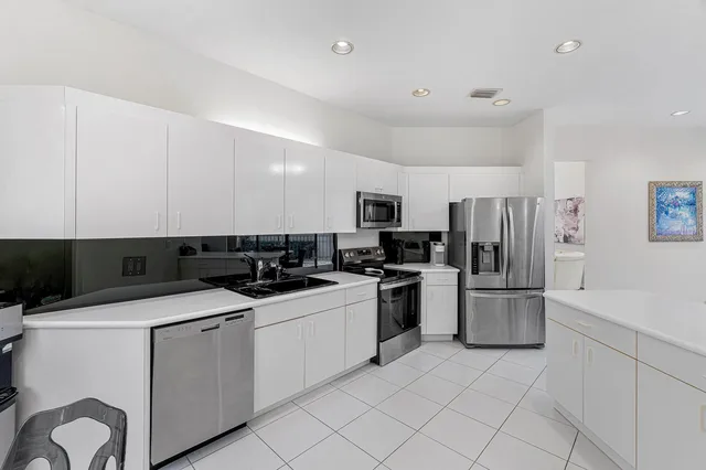 Residence photo 11