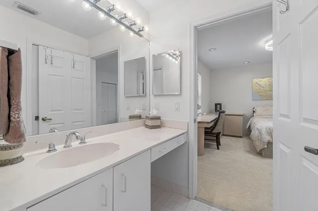 Residence photo 26