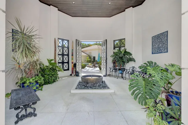 Residence photo 2