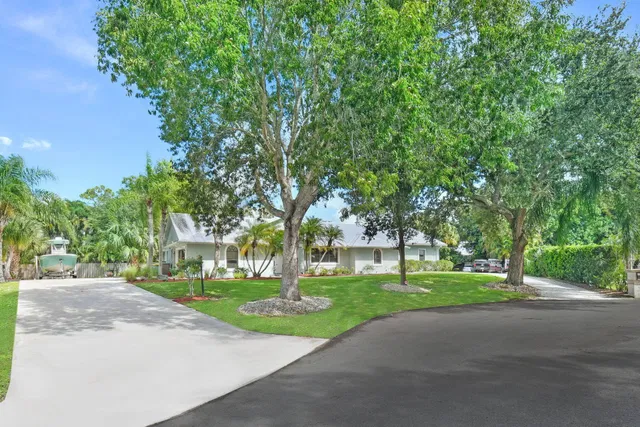Residence photo 2