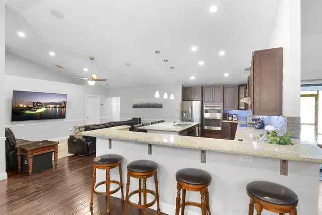 Residence photo 9