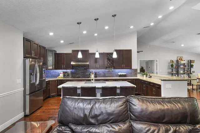 Residence photo 12