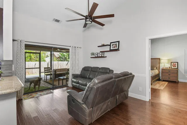 Residence photo 23