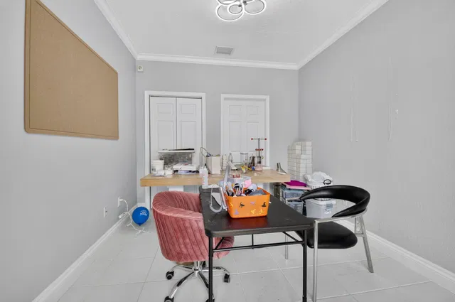 Residence photo 26