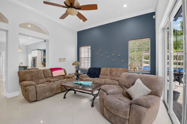 Residence photo 34
