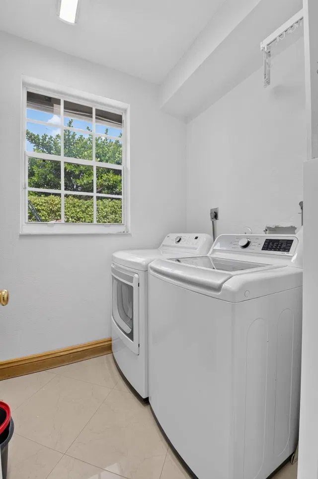 Residence photo 60