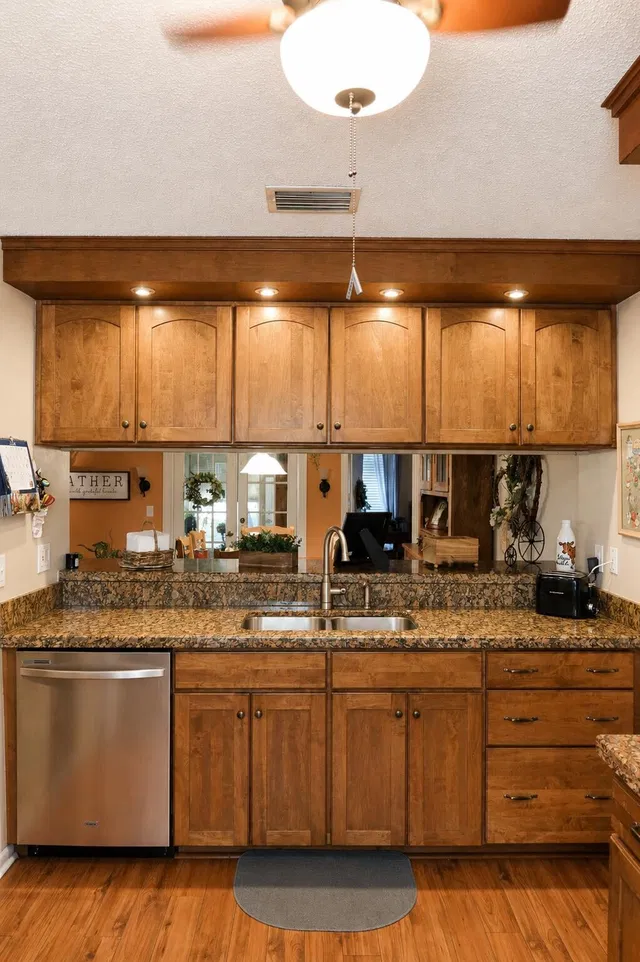 Residence photo 6