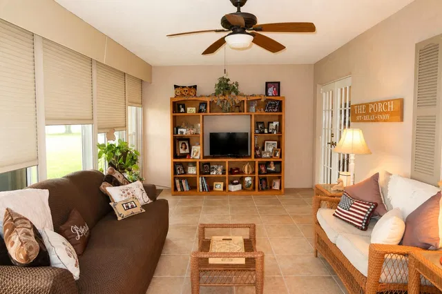Residence photo 19