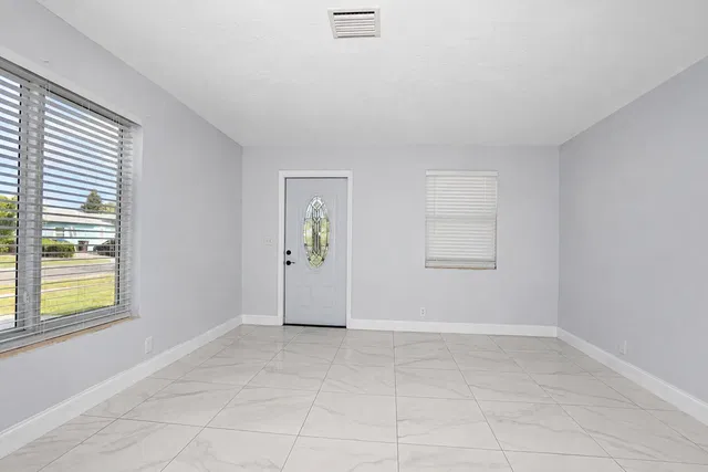 West Palm Beach Residence photo 14