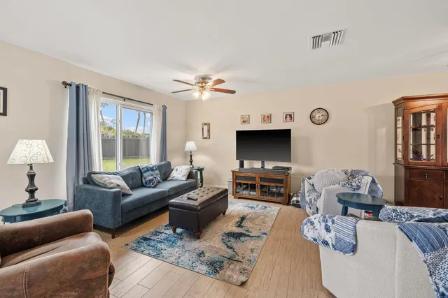 Residence photo 4