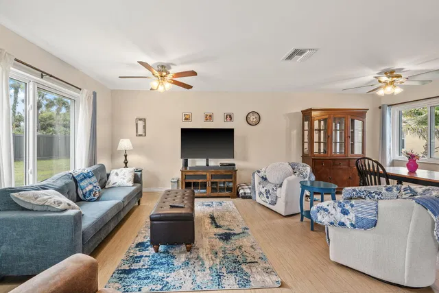 Residence photo 5