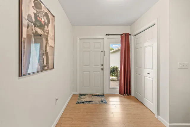 Residence photo 11