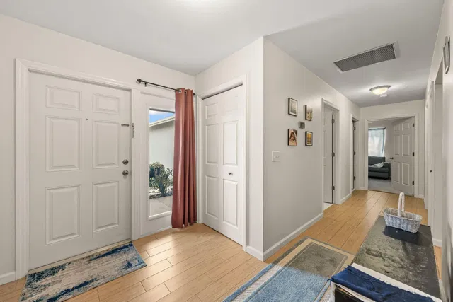 Residence photo 12