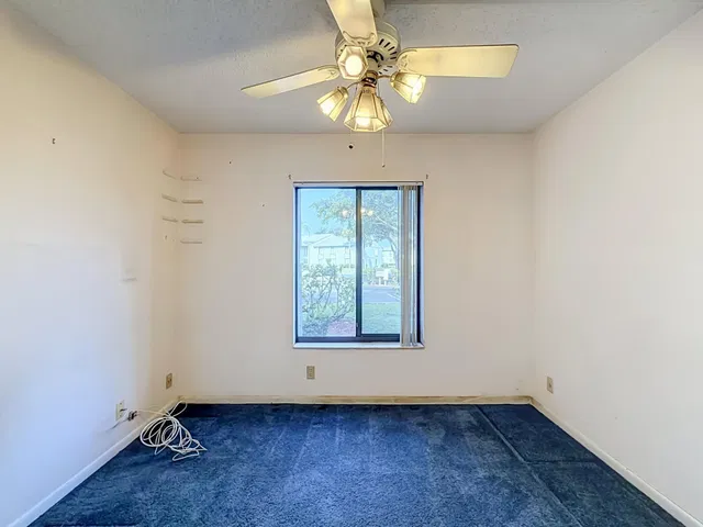 Unit E1 photo 26