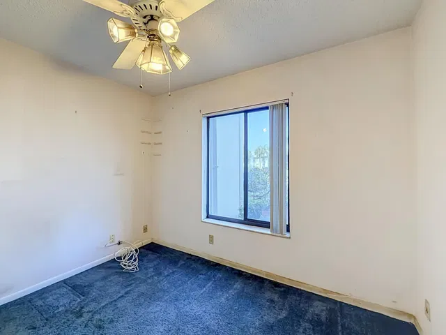 Unit E1 photo 27
