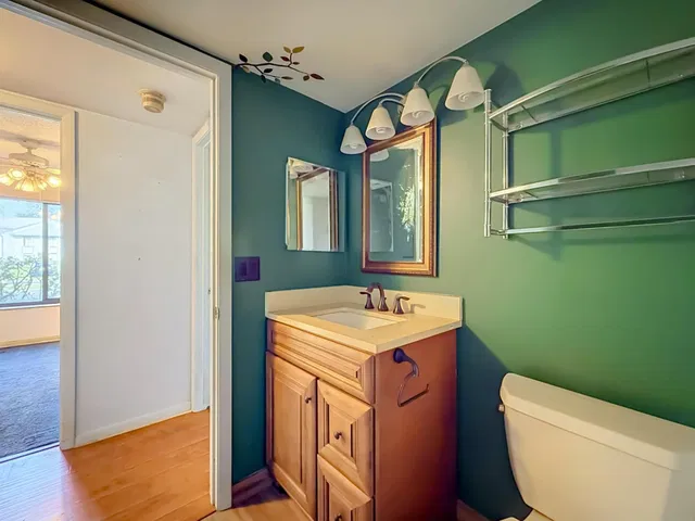 Unit E1 photo 30
