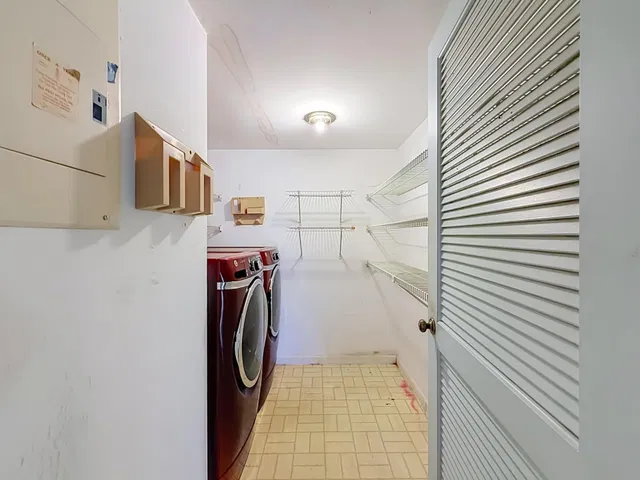 Unit E1 photo 33