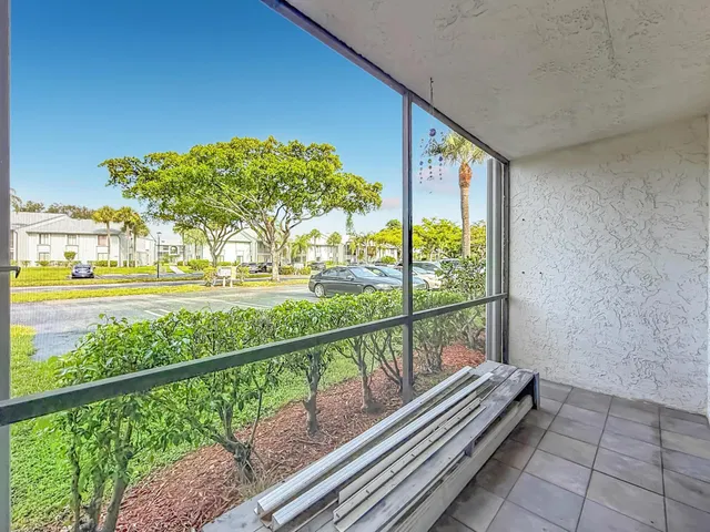 Unit E1 photo 38
