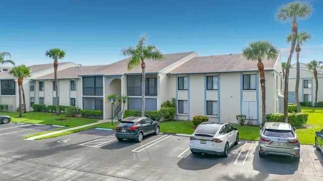 Unit E1 photo 47