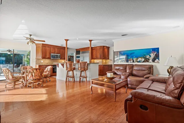 Residence photo 52