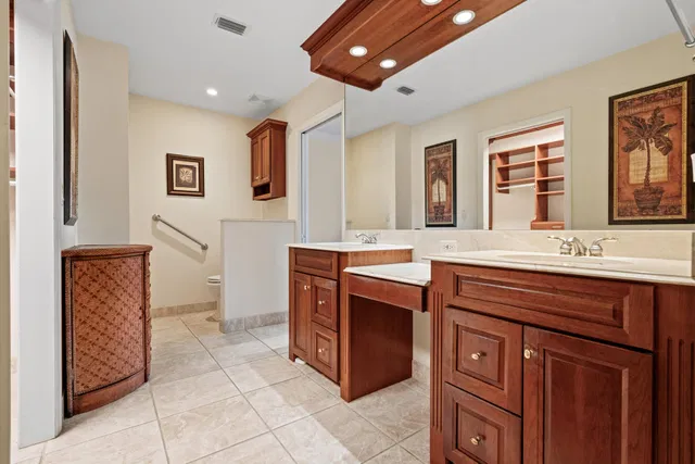 Residence photo 63