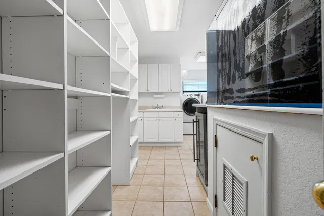 Residence photo 73