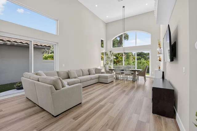 Residence photo 6