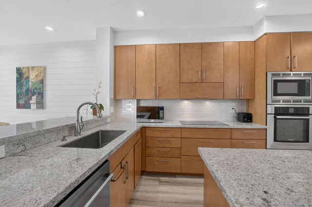 Residence photo 18