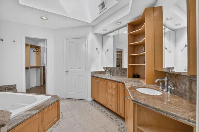 Residence photo 36