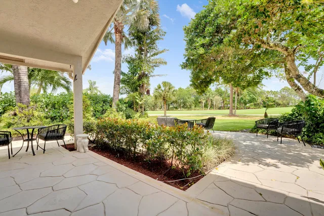 Eastpointe Country Club Residence photo 30