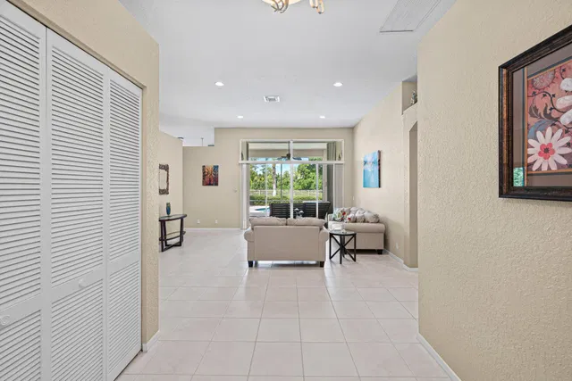  Residence photo 5