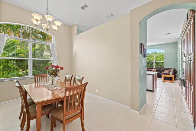  Residence photo 17